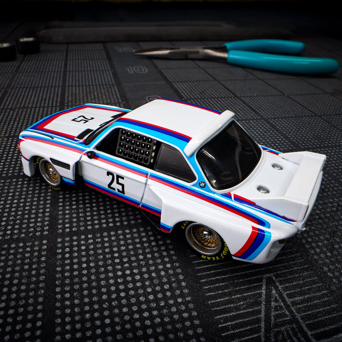 Hot Wheels Elite 64 1975 BMW 3.0 CSL Race